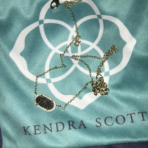 Kendra Scott necklace